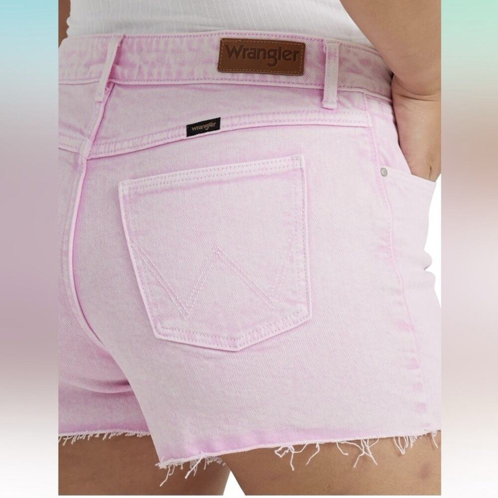 Wrangler Womens Size 12 Pink Denim Shorts Raw Hem NWT Stretch Jean Vintage Short